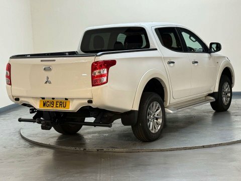Mitsubishi L200 2.4 L200 Titan WG19ERU White #5