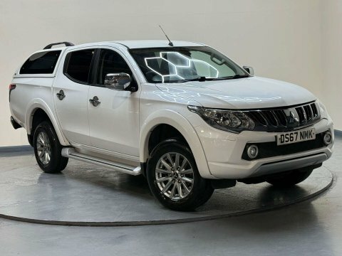 Mitsubishi L200 2.4 L200 Barbarian White