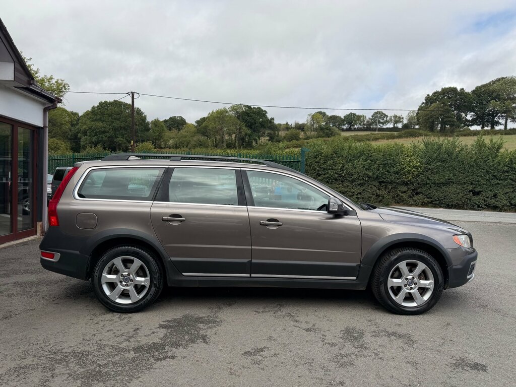 Volvo XC70 Se Red #8