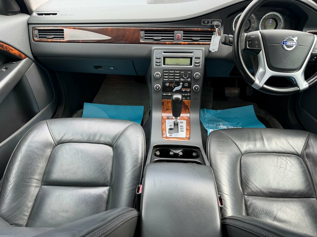 Volvo XC70 Se Red #20