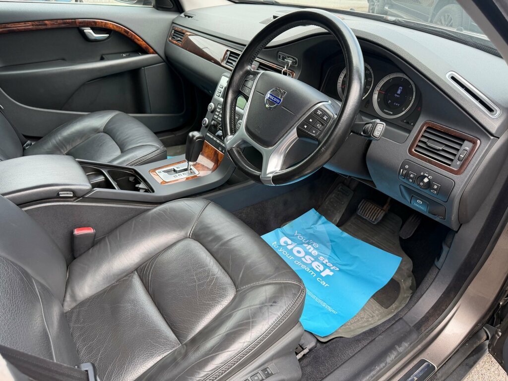 Volvo XC70 Se Red #10
