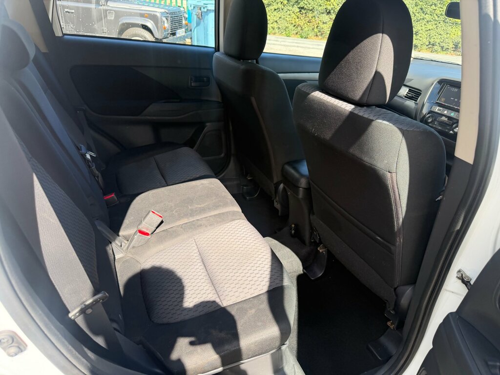 Mitsubishi Outlander Di-d Gx 4 Black #18