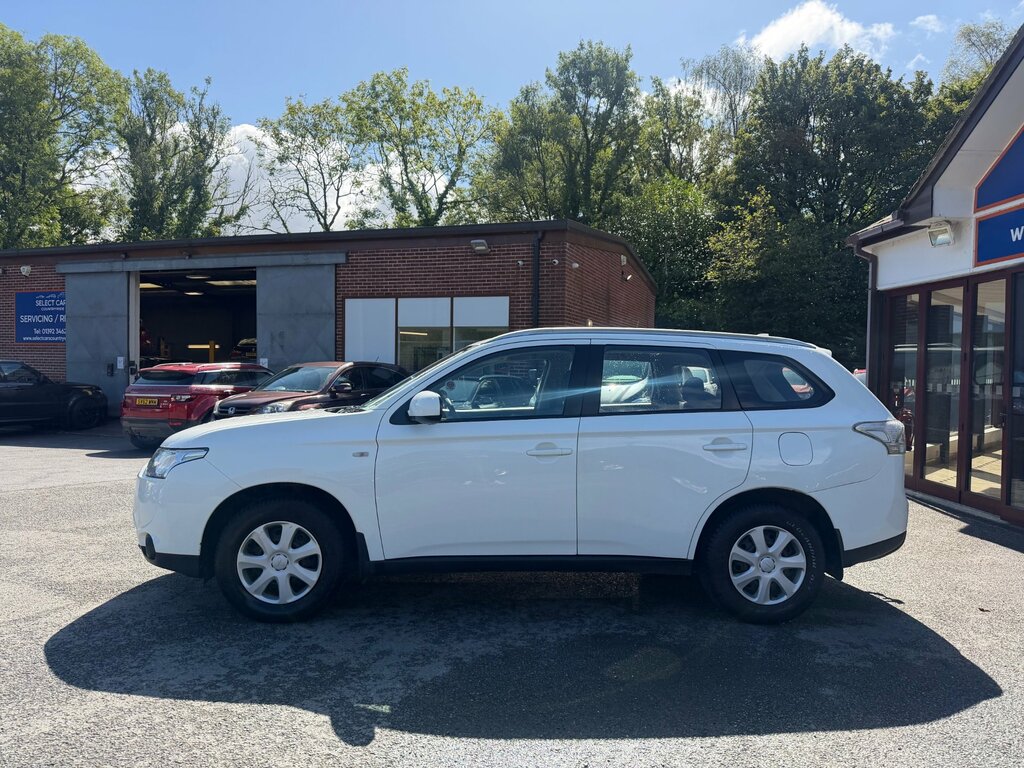 Mitsubishi Outlander 2.2 Di-d Gx2 Suv 4Wd Euro 5 Ss White #4