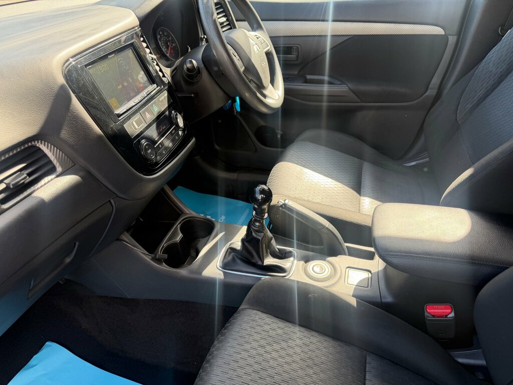 Mitsubishi Outlander Di-d Gx 4 Black #27