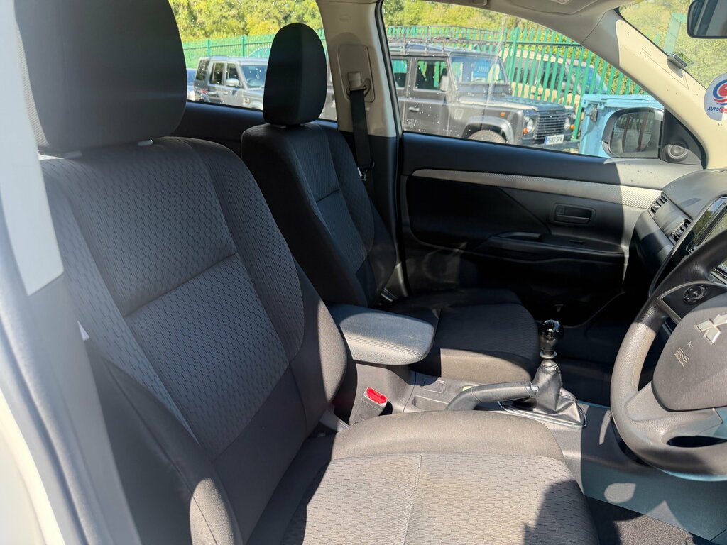 Mitsubishi Outlander Di-d Gx 4 Black #12