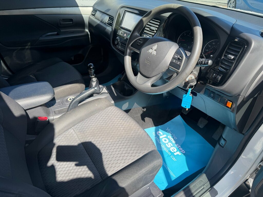 Mitsubishi Outlander Di-d Gx 4 Black #10