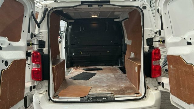 Vauxhall Vivaro Turbo D 2700 Sportive White #6