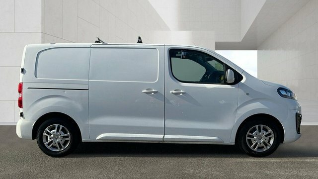 Vauxhall Vivaro Turbo D 2700 Sportive White #4