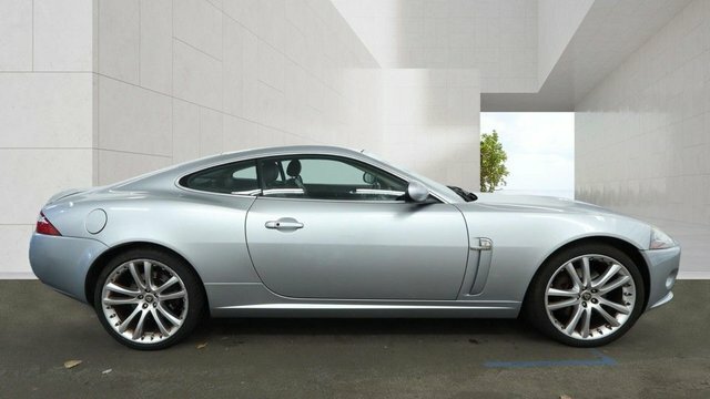 Jaguar XK V8 Coupe Silver #5