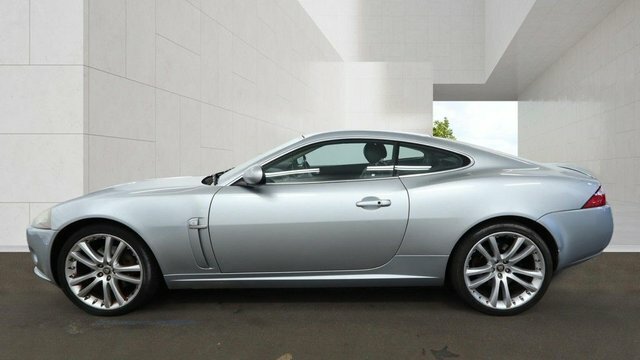 Jaguar XK V8 Coupe Silver #6