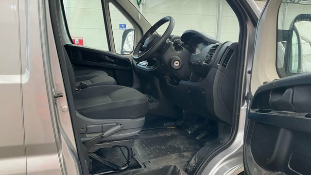 Citroen Relay 2.2 Bluehdi 35 Enterprise Panel Van Man Grey #2