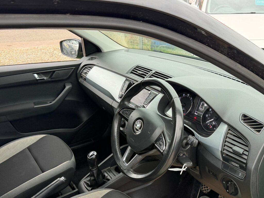 Skoda Fabia 1.0 Tsi Colour Edition Hatchback Green #2