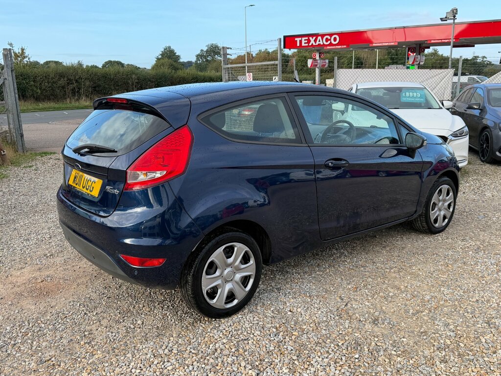 Ford Fiesta Zetec White #9