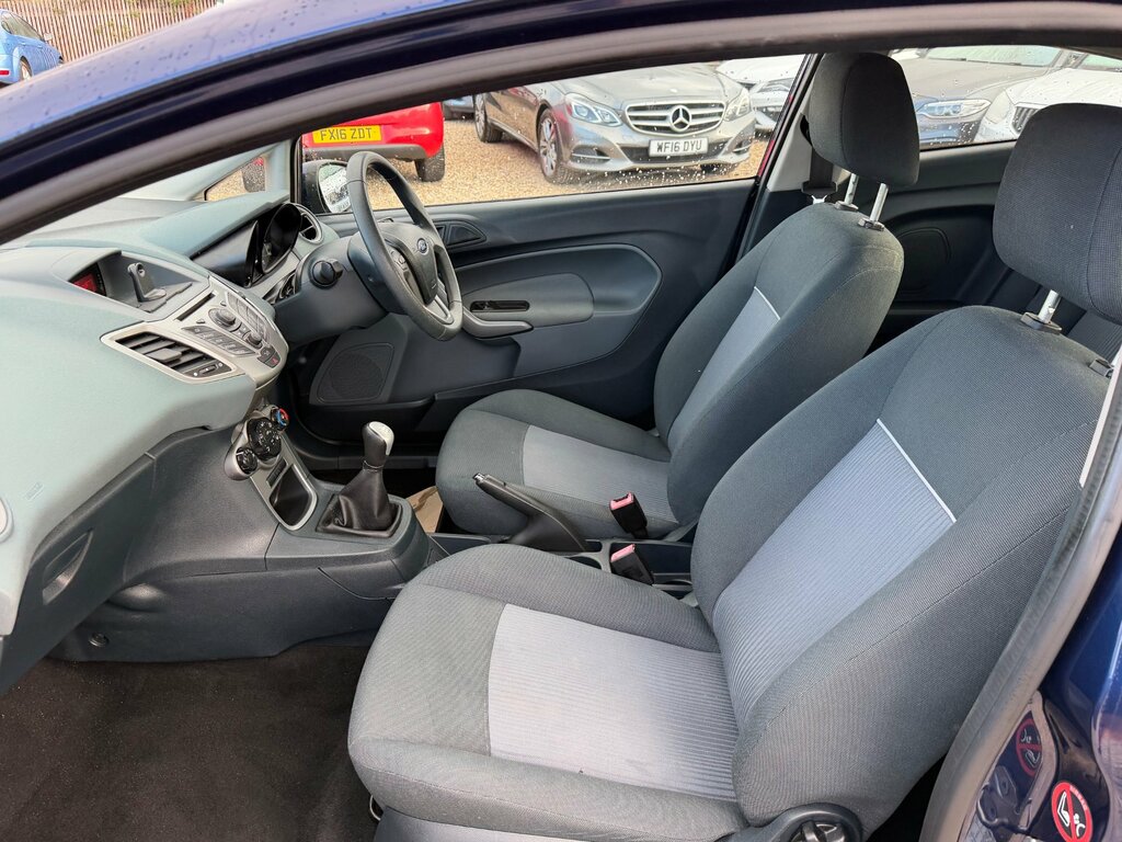 Ford Fiesta Zetec White #12