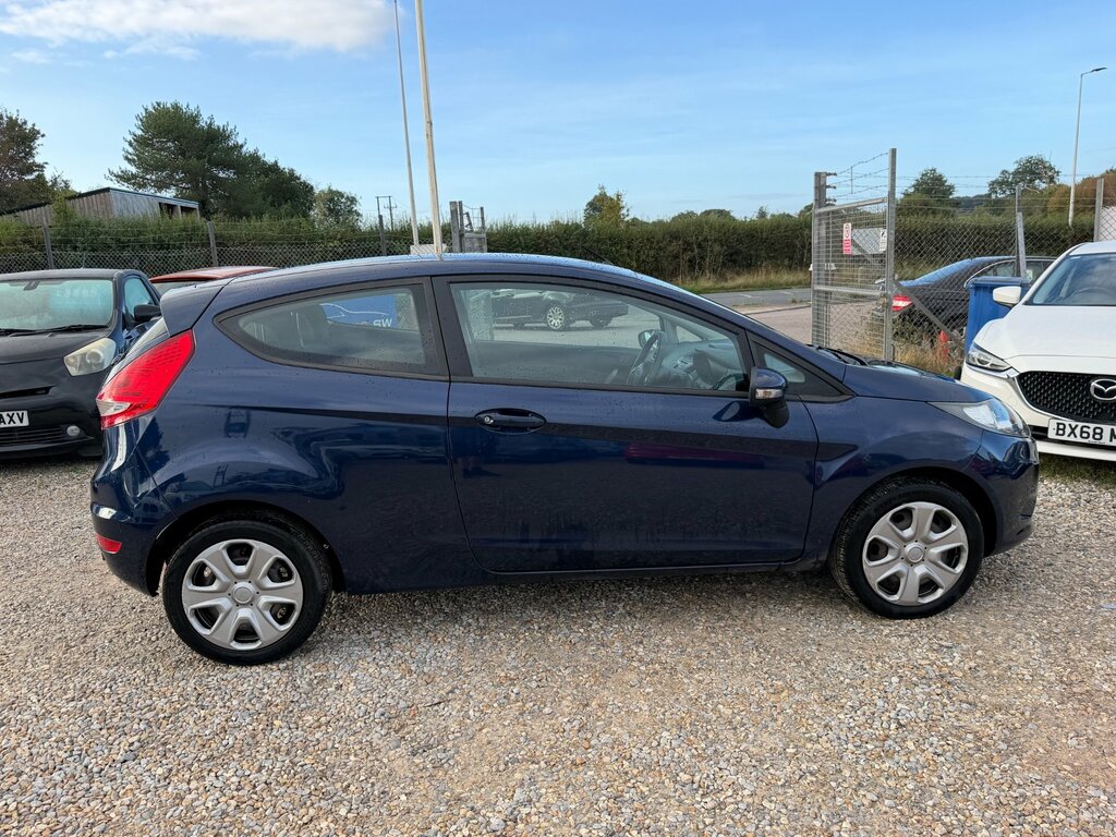Ford Fiesta Zetec White #10
