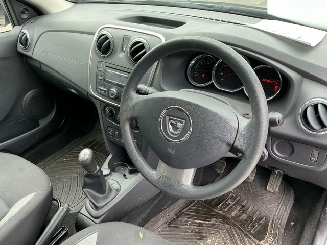 Dacia Sandero Stepway 2014 0.9 Tce Ambiance Hatchback Black #2