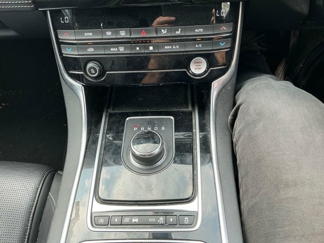 Jaguar XE 2016 2.0D R-sport Saloon Euro 6 S Red #4