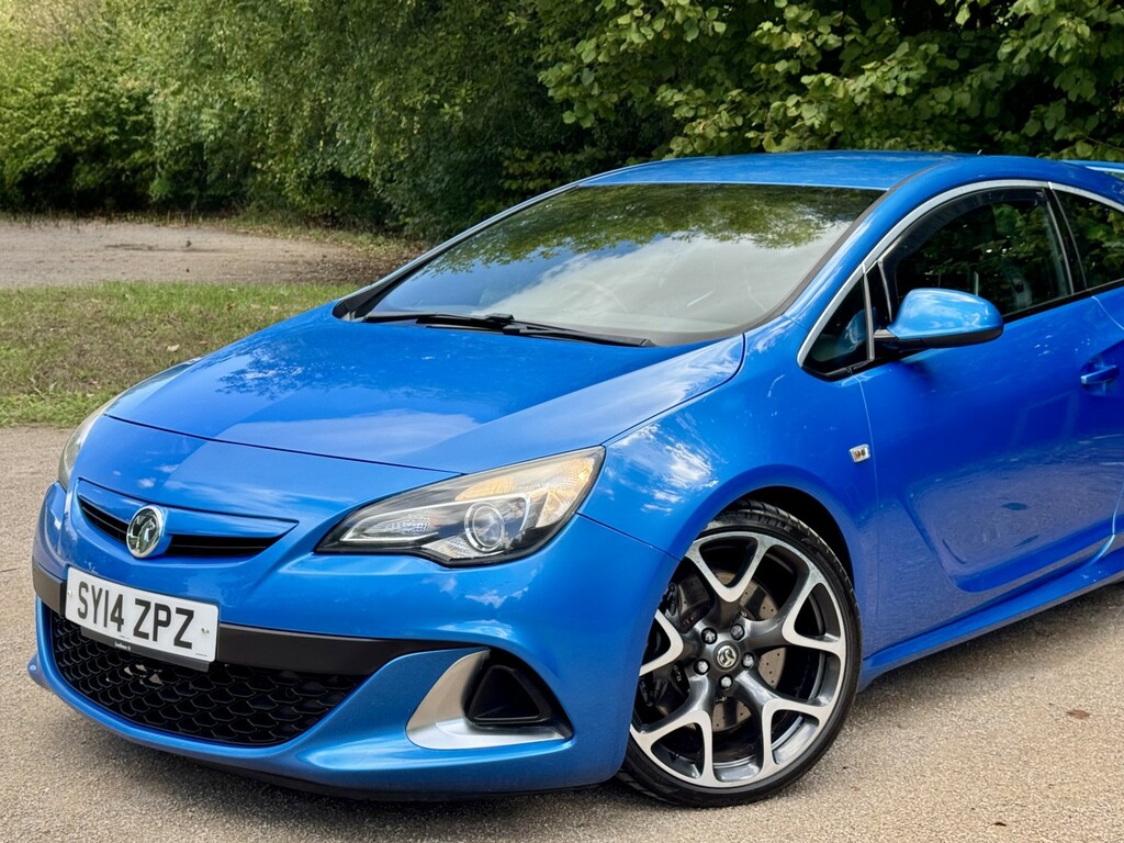Vauxhall Astra GTC Coupe Red #8
