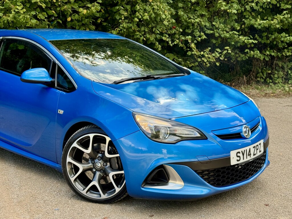 Vauxhall Astra GTC Coupe Red #10