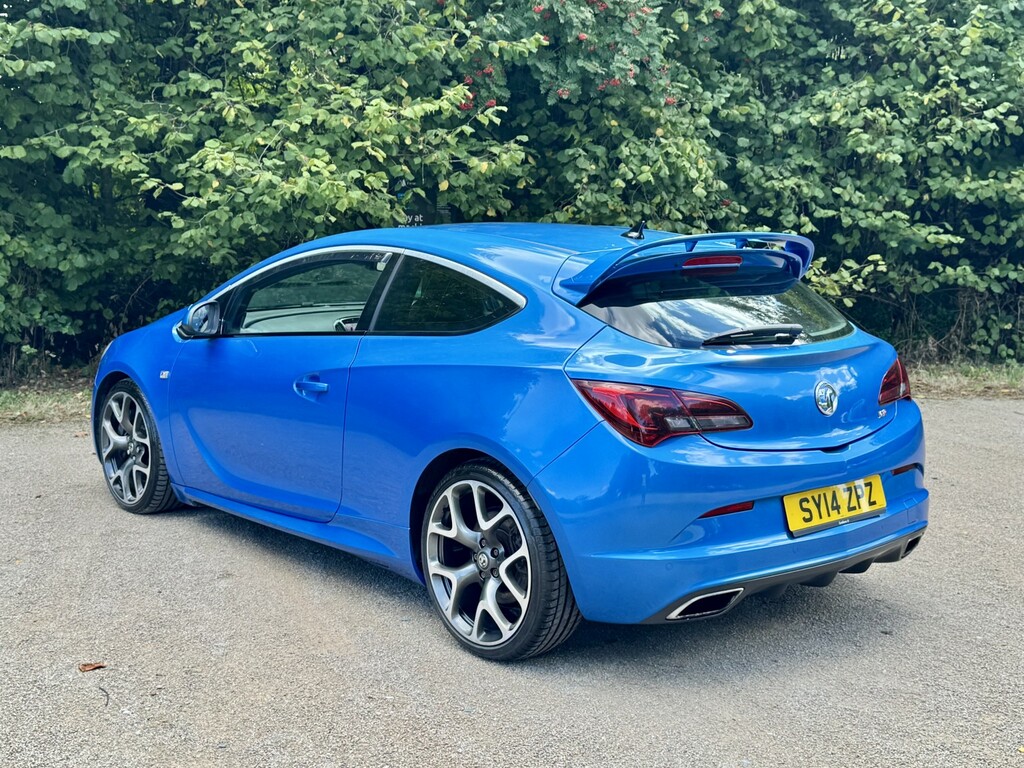 Vauxhall Astra GTC Coupe Red #7