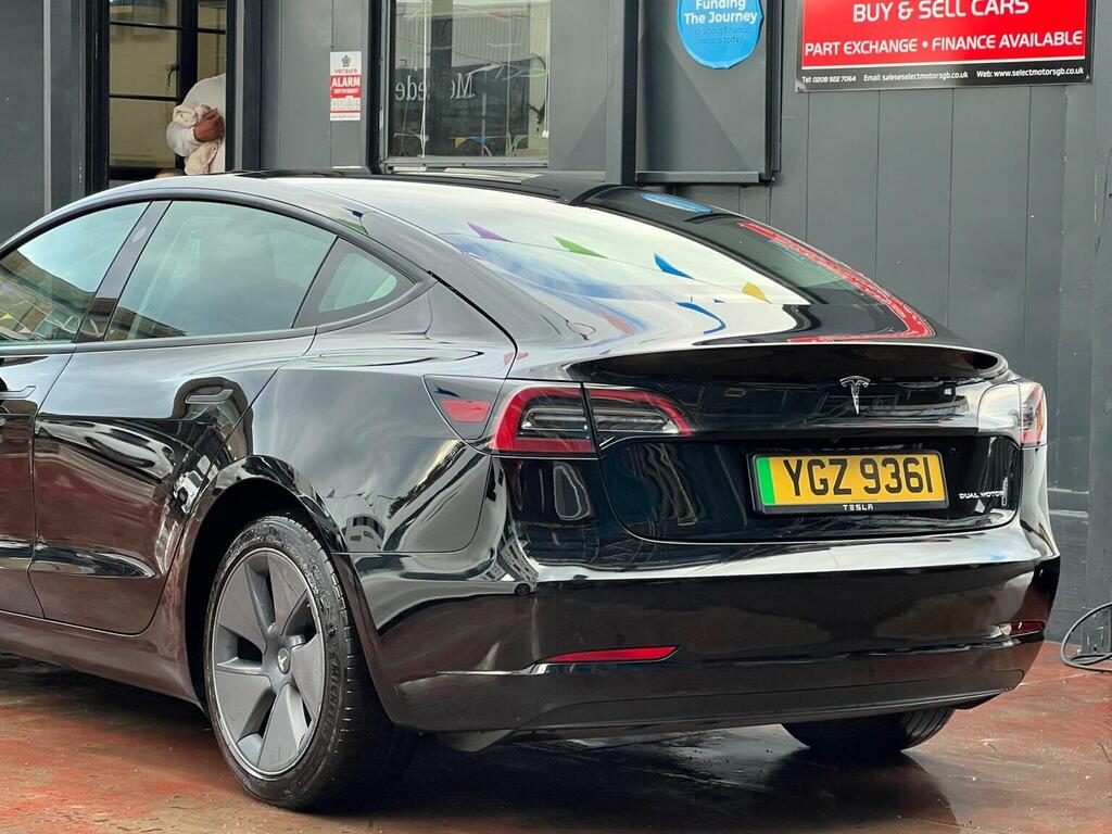 Tesla Model 3 Saloon Black #4