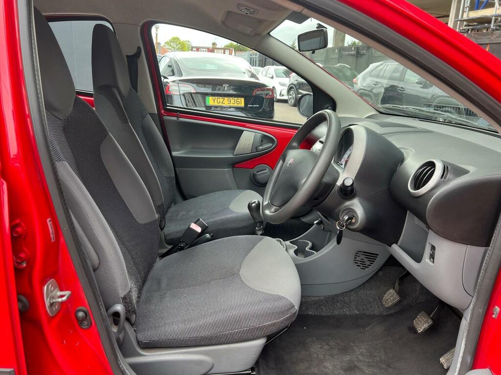 Peugeot 107  Black #16