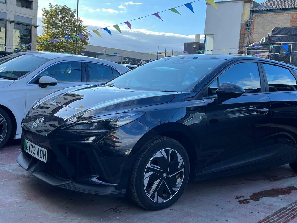 MG MG4 Hatchback Black #3