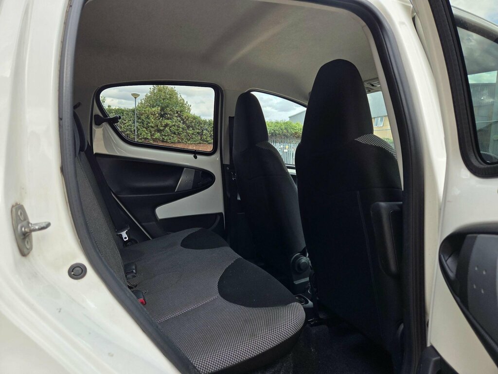 Toyota Aygo 1.0 Vvt-i Fire Multimode White #24
