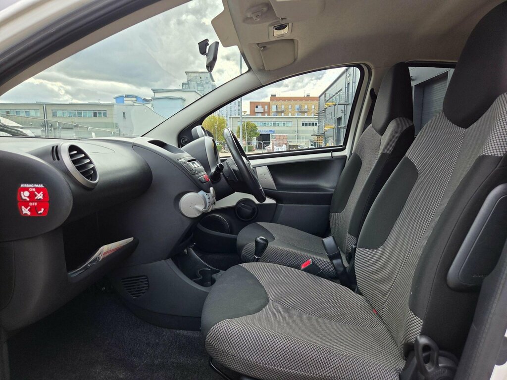 Toyota Aygo 1.0 Vvt-i Fire Multimode White #20