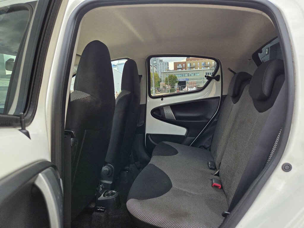 Toyota Aygo 1.0 Vvt-i Fire Multimode White #21