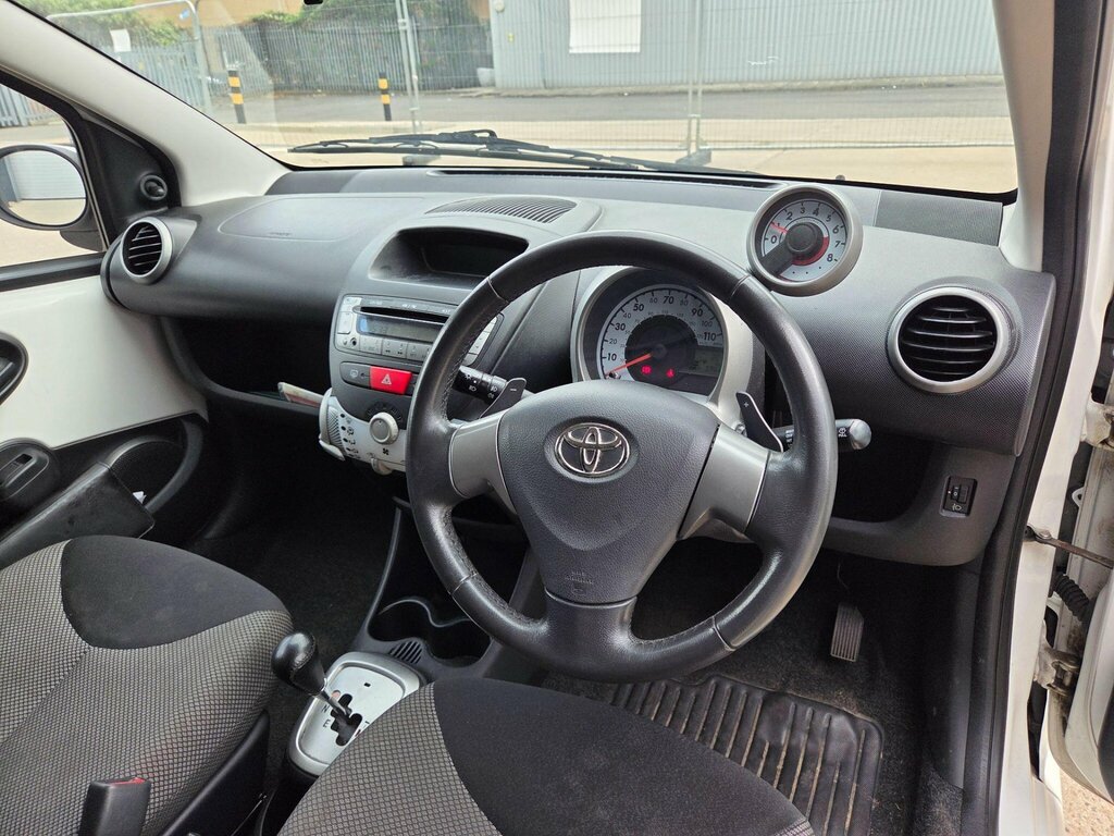 Toyota Aygo 1.0 Vvt-i Fire Multimode White #16