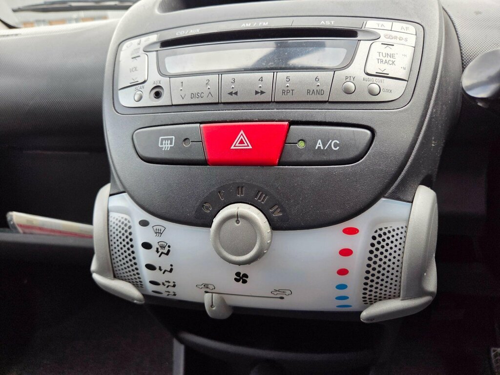 Toyota Aygo 1.0 Vvt-i Fire Multimode White #30