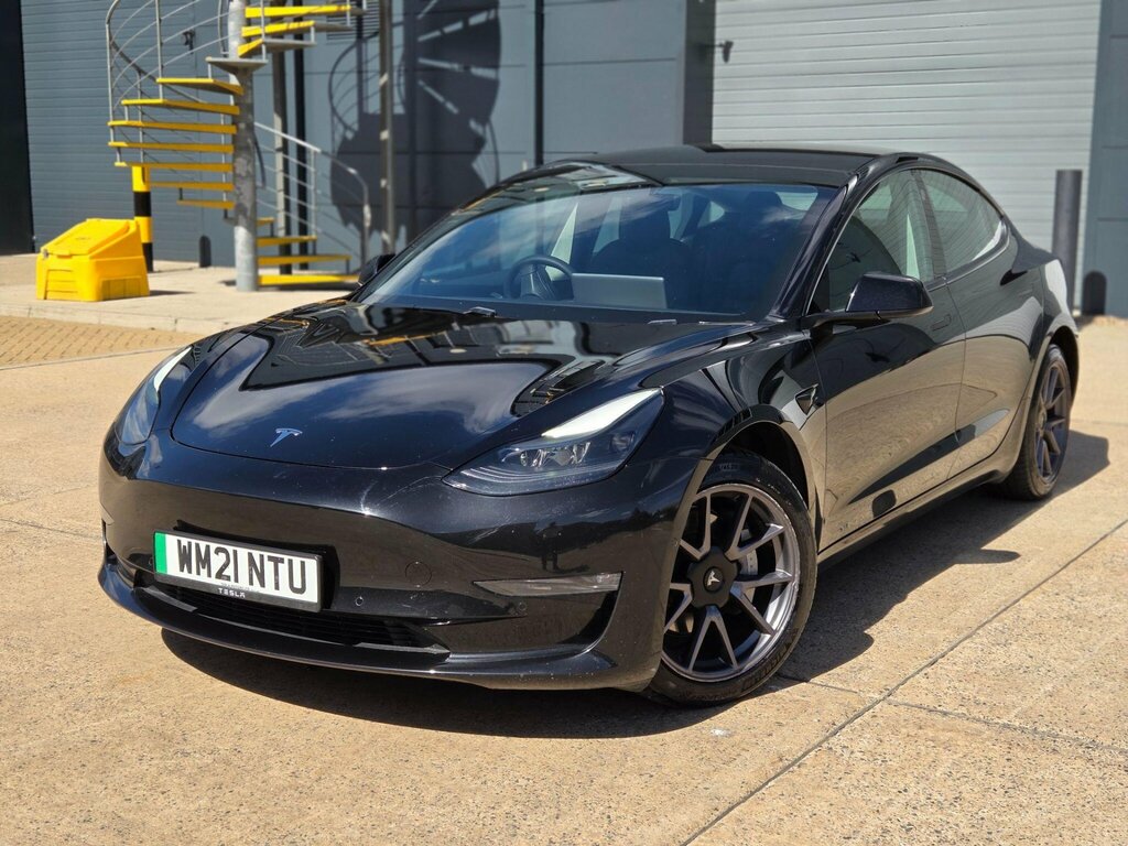 Tesla Model 3 Standard Range Plus Saloon Rwd White #52