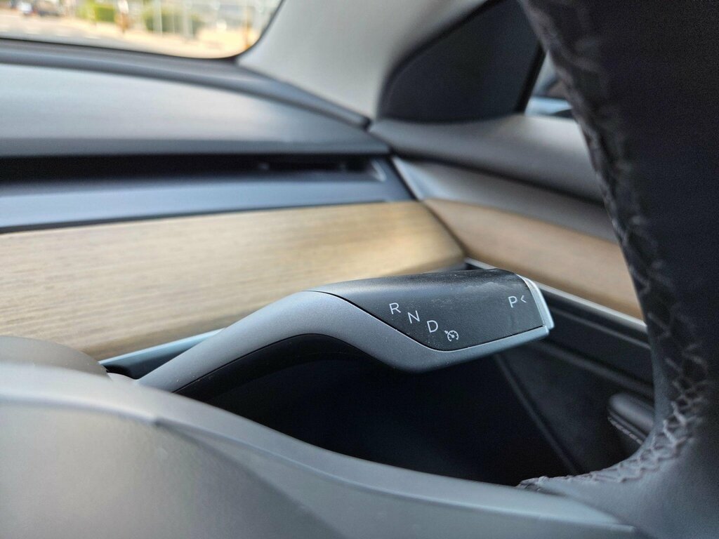 Tesla Model 3 Standard Range Plus Saloon Rwd White #42