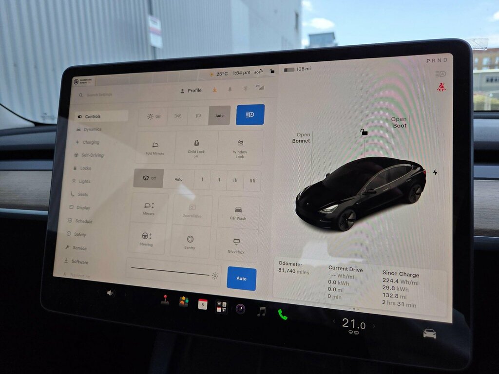 Tesla Model 3 Standard Range Plus Saloon Rwd White #35