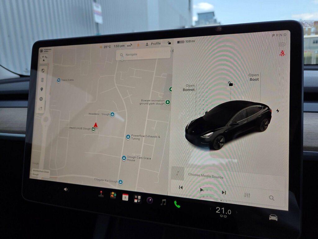 Tesla Model 3 Standard Range Plus Saloon Rwd White #40