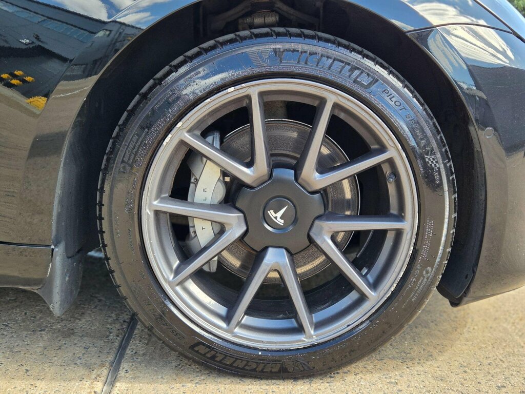 Tesla Model 3 Standard Range Plus Saloon Rwd White #47