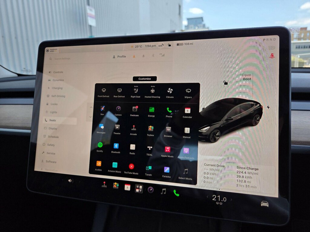 Tesla Model 3 Standard Range Plus Saloon Rwd White #38