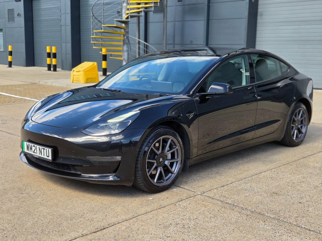 Tesla Model 3 Standard Range Plus Saloon Rwd White #18