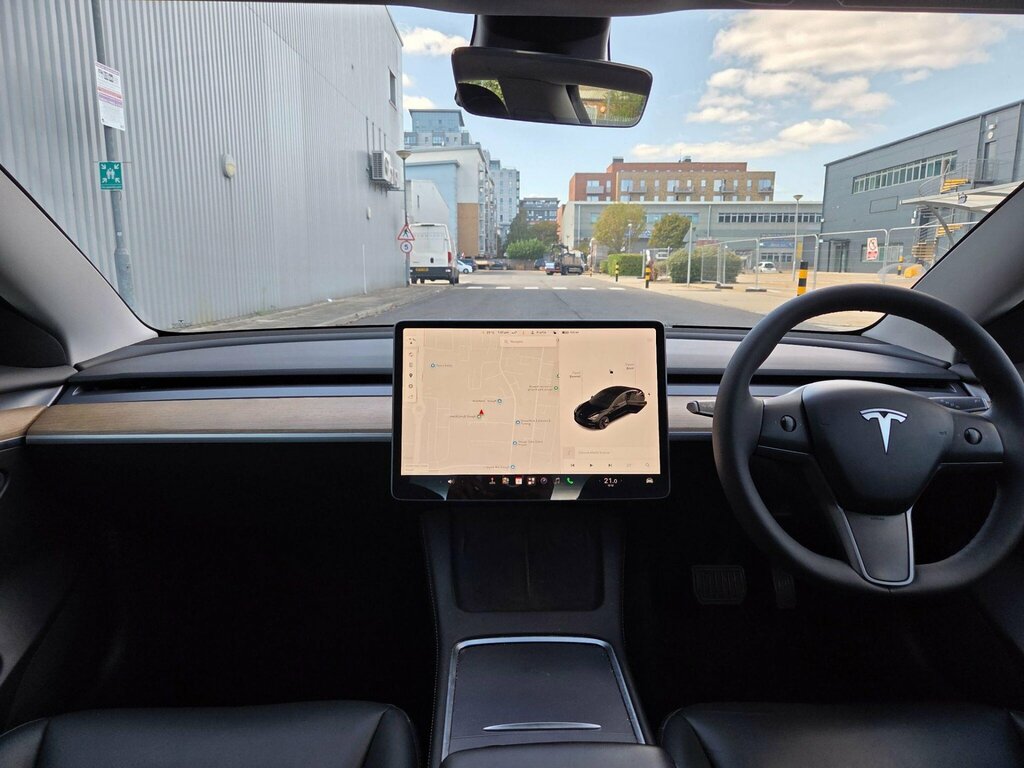Tesla Model 3 Standard Range Plus Saloon Rwd White #21