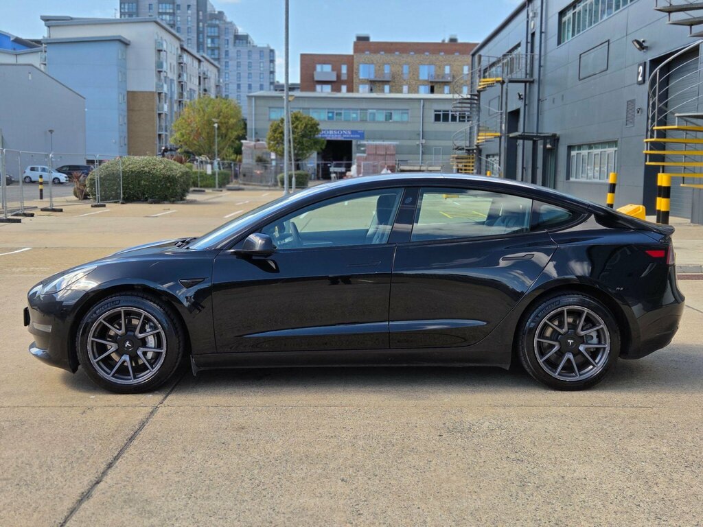 Tesla Model 3 Standard Range Plus Saloon Rwd White #17