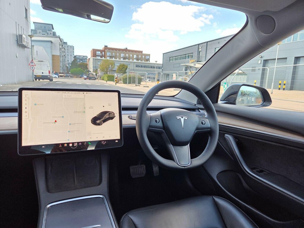Tesla Model 3 Standard Range Plus Saloon Rwd White #22