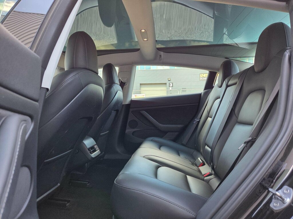 Tesla Model 3 Standard Range Plus Saloon Rwd White #26