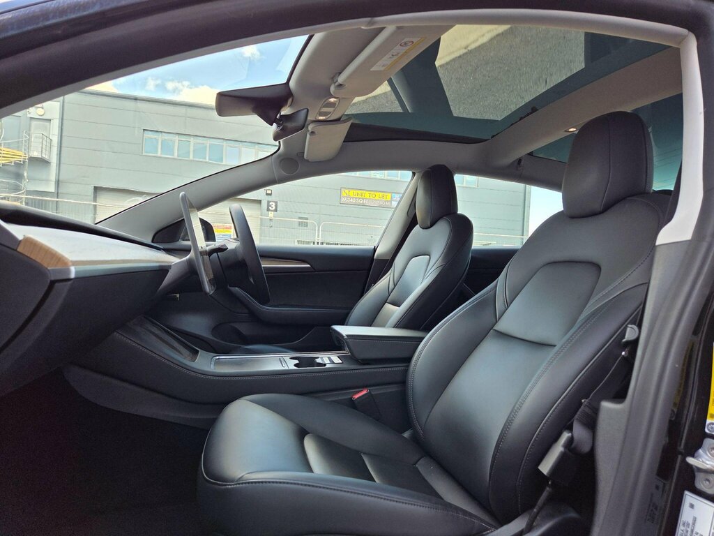 Tesla Model 3 Standard Range Plus Saloon Rwd White #24