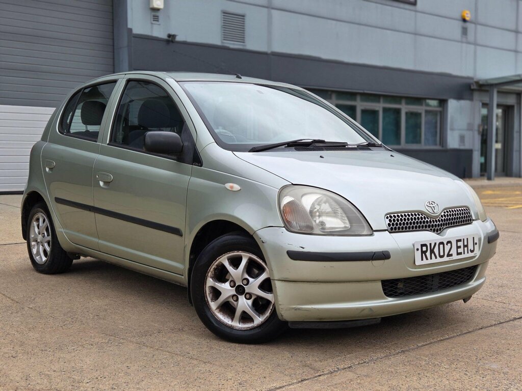 Toyota Yaris Hatchback Silver #9