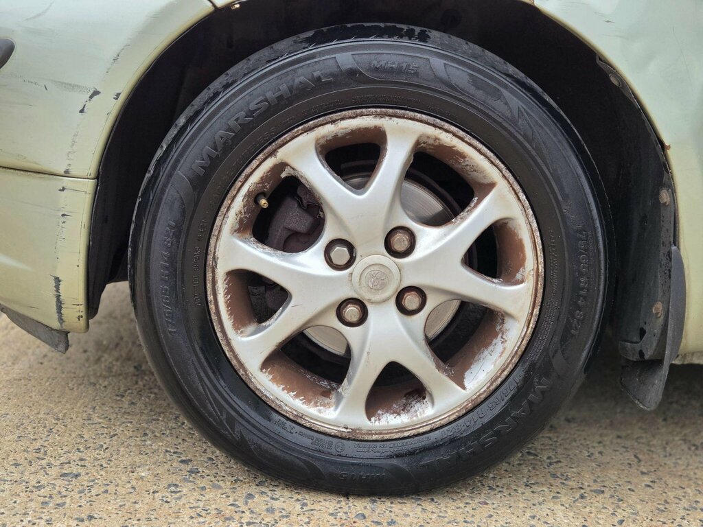 Toyota Yaris Hatchback Silver #34