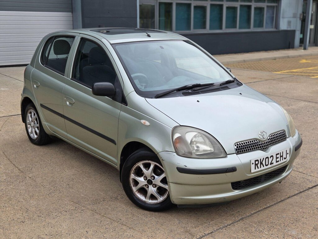 Toyota Yaris Hatchback Silver #7