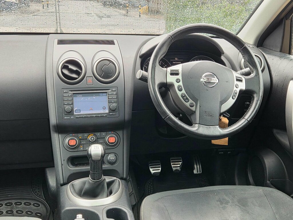 Nissan Qashqai Acenta Black #27