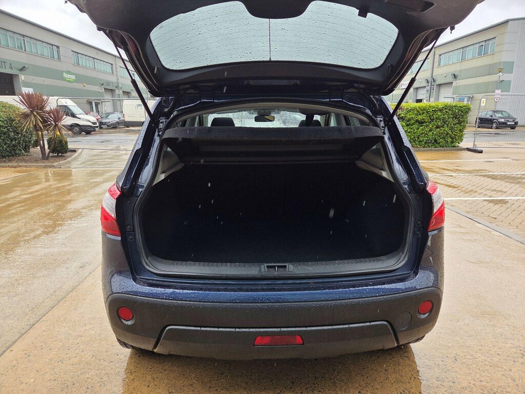 Nissan Qashqai Acenta Black #24