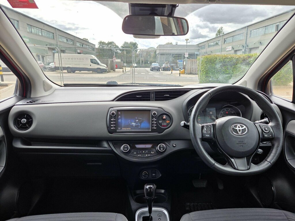 Toyota Yaris 1.5 Vvt-h Icon E-cvt Euro 6 Ss Red #4